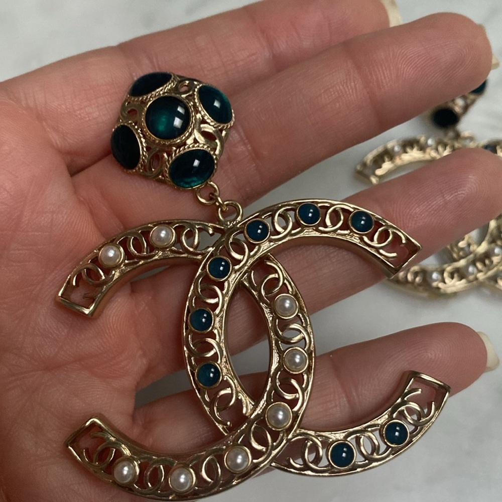 Large Chanel interlocking CC earrings bijoux